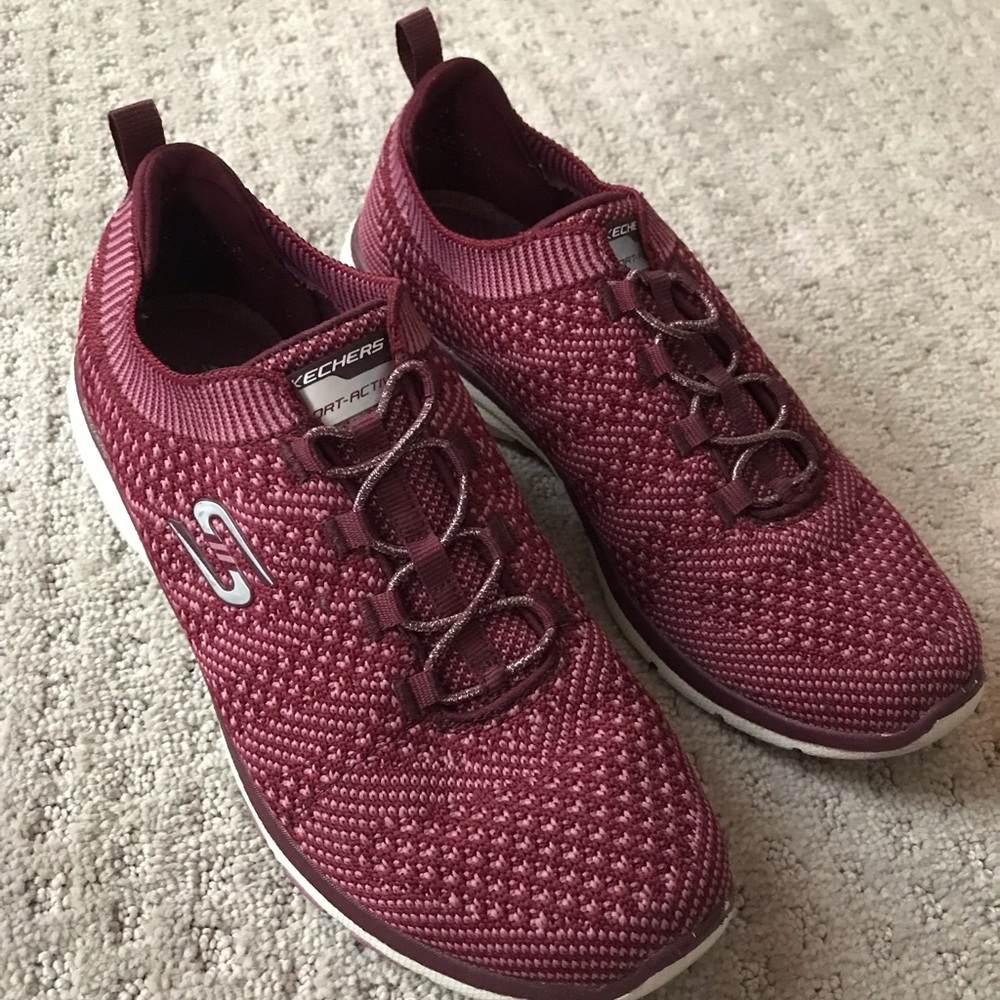 Sketchers air cooled memory foam tennis shoes